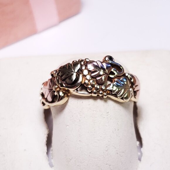 Estate Coleman & Co Black Hills Band style Leaf & Vine 10Kt 3Tone Gold Ring20822